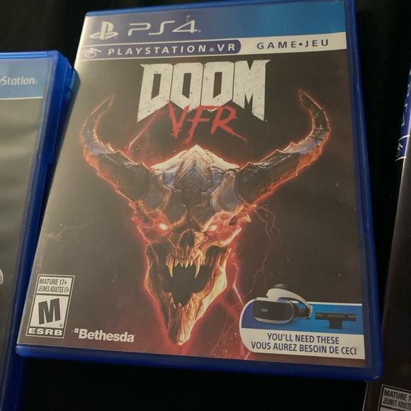 PS4 Game Bundle: Doom VFR, Skyrim VR, The Last of Us - Picture 3 of 7